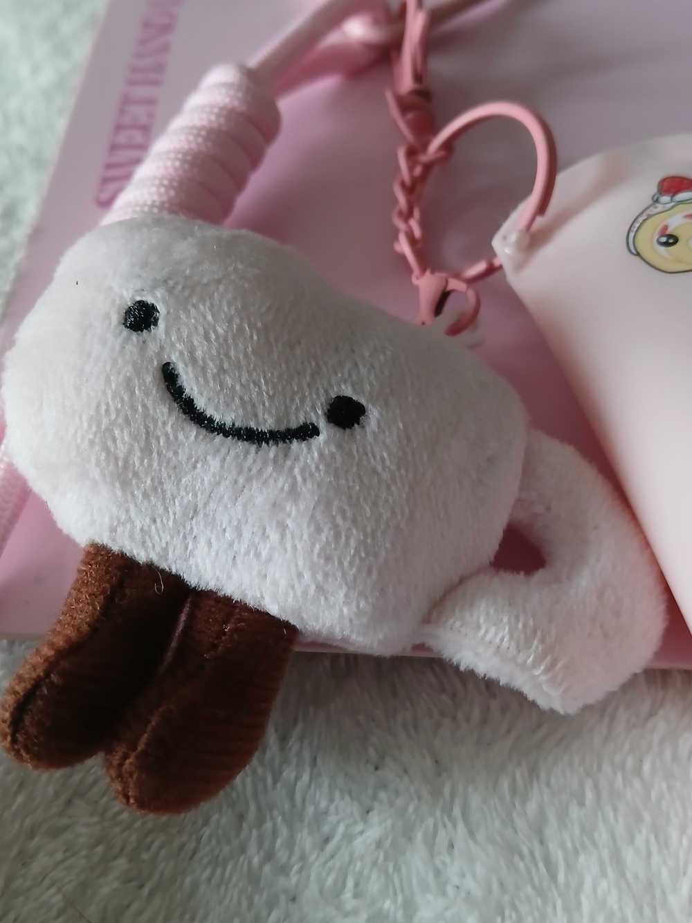 💚 KAWAII Sweet Heart & Stars Hand Lotion Keychain + Plush Charm Creamy Vanilla] - Picture 2 of 6